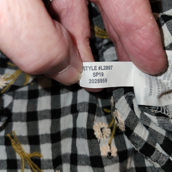 Madewell Black/White Gingham Embroidered 3/4 Sleeve Top Size XS Textured Flowers - Picture 11 of 11